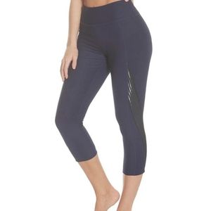 ❤️10/$40 New splendid mesh trim activewear Capri leggings in peacoat